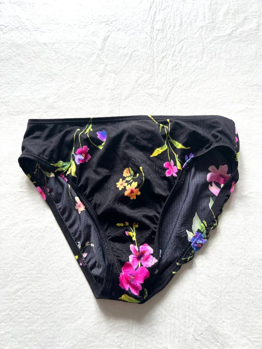 Lands End bikini bottoms black floral pink size 8 medium swimsuit swimwear